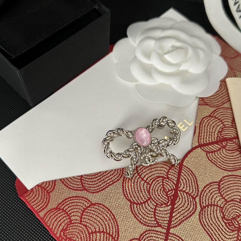 Chanel Brooch 1lyx60